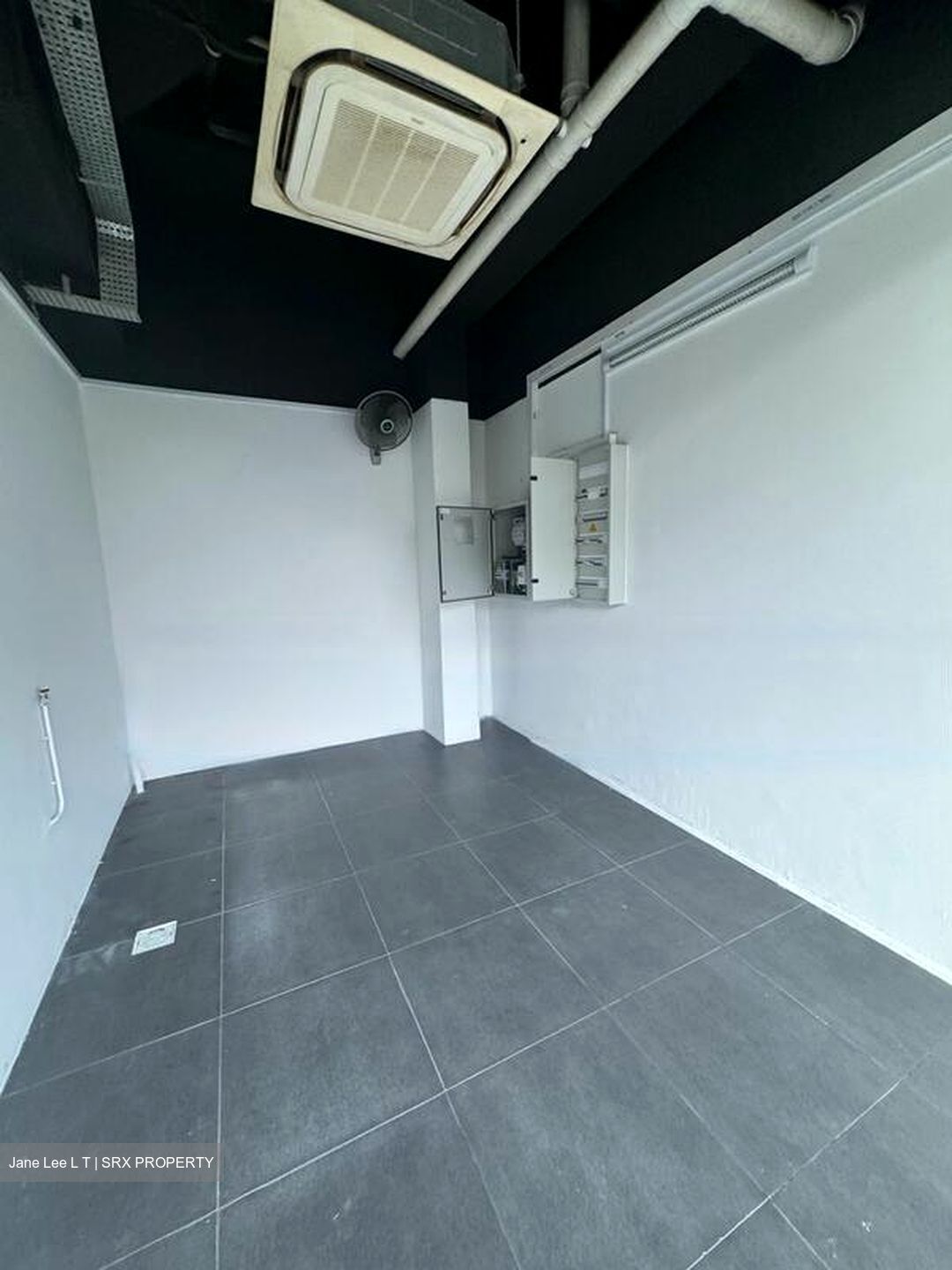 Changi Road (D14), Retail #459308441